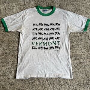1982 Vintage Vermont Graphic T-Shirt with Green Accents